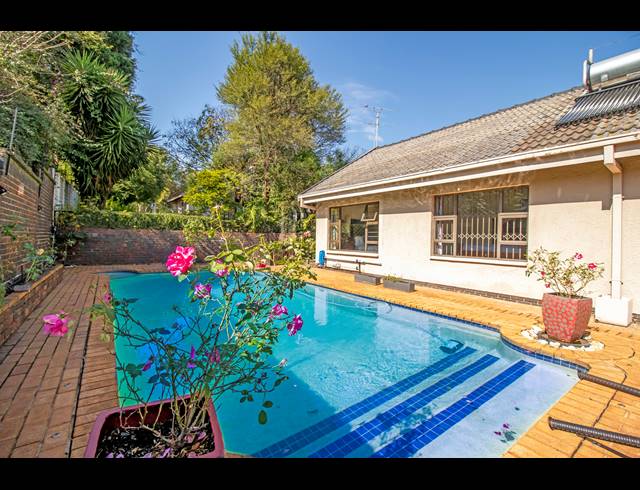 3 BEDROOM FREEHOLD TO LET IN GALLO MANOR